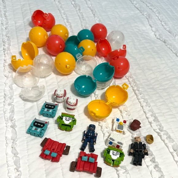 Hasbro Transformers Botbots Action Figures Crabby Grabby Mr Memory Skitter Chatt - Picture 2 of 6